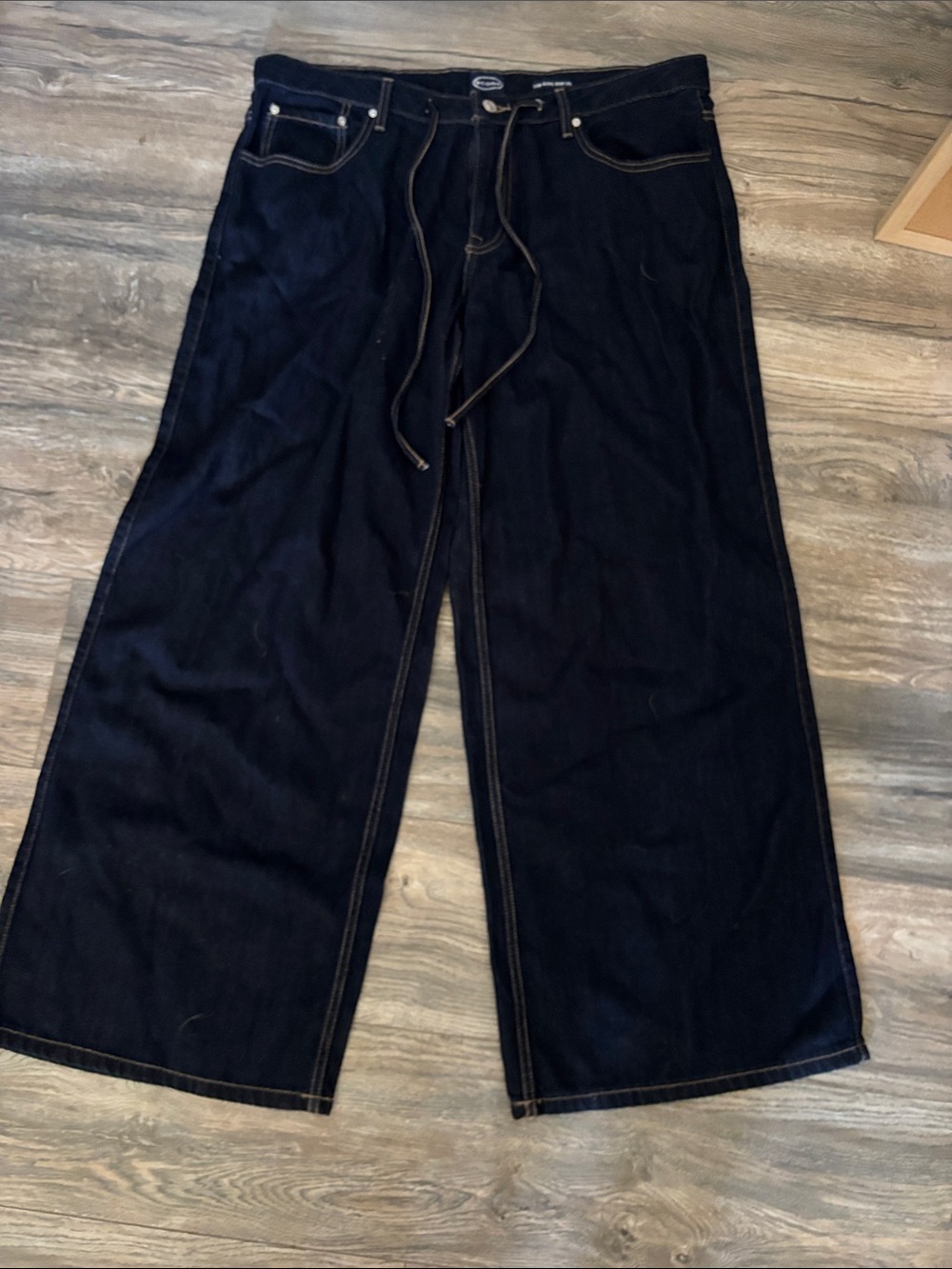 Relaxed Wide-Leg  Jeans in Dark Blue
